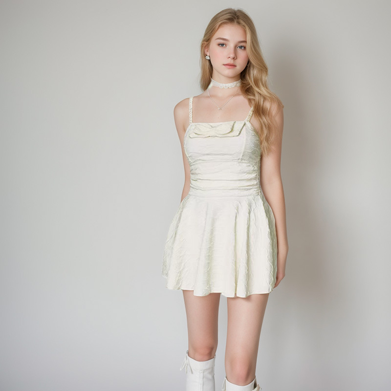 2025 verano nuevo traje de baño tirantes fragantes sentimientos de alta gama puro estilo deseo traje de baño de una pieza falda de mujer aguas termales vacaciones junto al mar