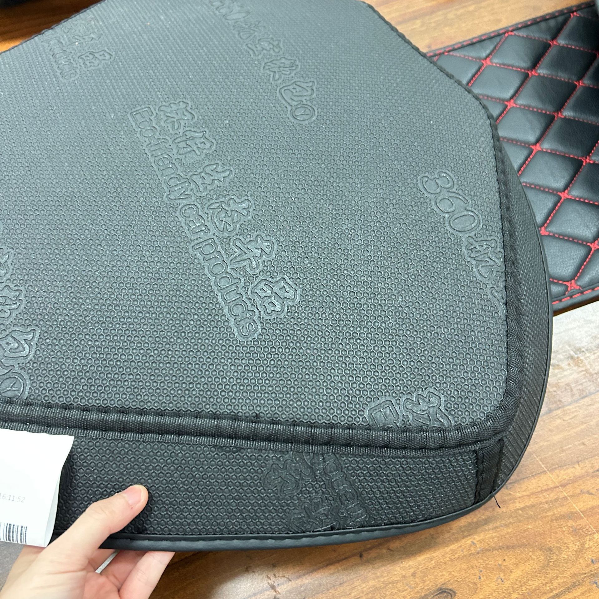 Universal car floor mats, Amazon leather carpets, wear-resistant and scratch-resistant, right-hand drive car models, hot-selling floor mats, cross-border floor mats