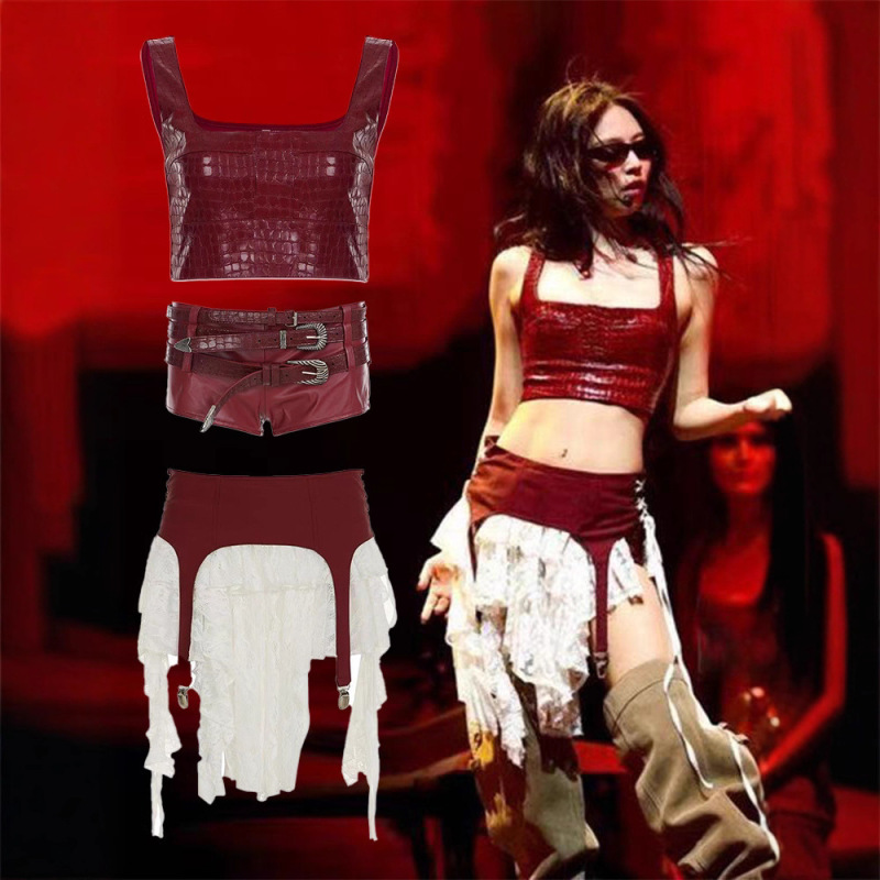In-Stock Jennie-Style Crocodile-Patterned Leather Camisole Layered with Irregular Skirt Stage Outfit