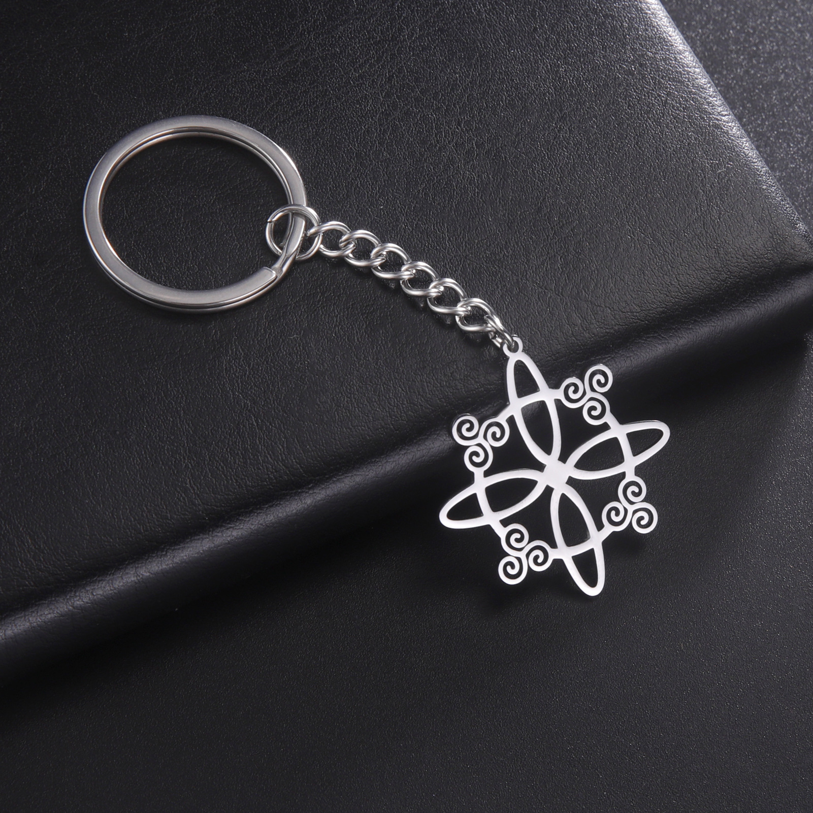 Elegant Lady Witches Knot Stainless Steel Women's Bag Pendant Keychain display picture 1