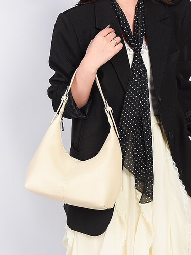 Cross-border Crescent Large Capacity Portable Shoulder Bag Women's 2026 Popular New Classic Spring and Summer Fashion Armpit Women's Bag