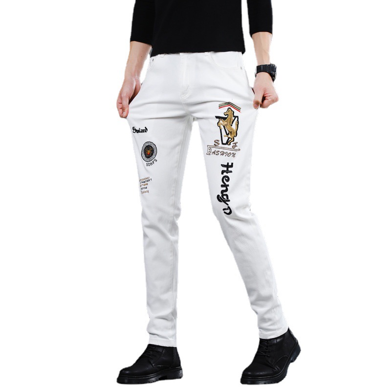 Jeans brodés de mode mâle 2022 nouveaux pantalons pour hommes hiver blanc estampage à chaud pieds minces pantalons Joker décontractés._voghion.com