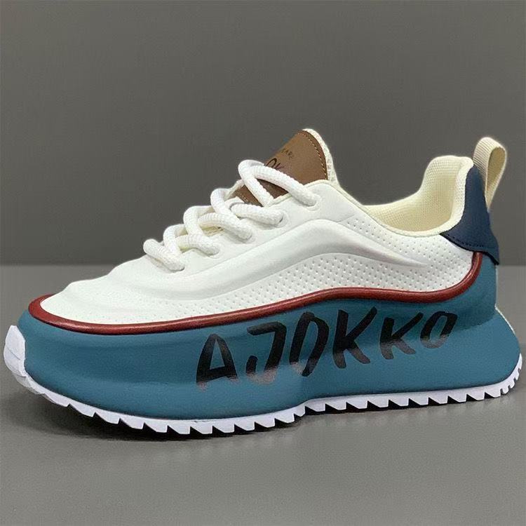 Fashionable running sneakers for leisure for students