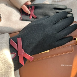 围巾;成人帽;丝巾