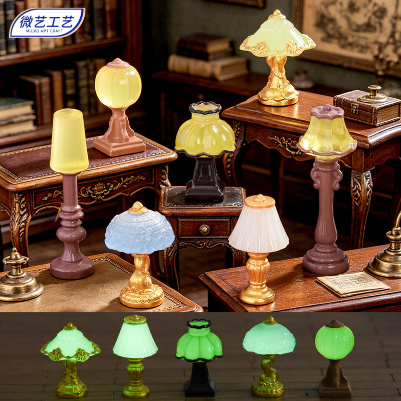 European-Style Retro Mini Vintage Table Lamp Resin Ornament, Simulated Glow-In-The-Dark Miniature Table Lamp, Micro-Landscape Decoration Accessory European-Style Retro Mini Vintage Table Lamp Resin Ornament, Simulated Glow-In-The-Dark Miniature Table Lamp, Micro-Landscape Decoration Accessory