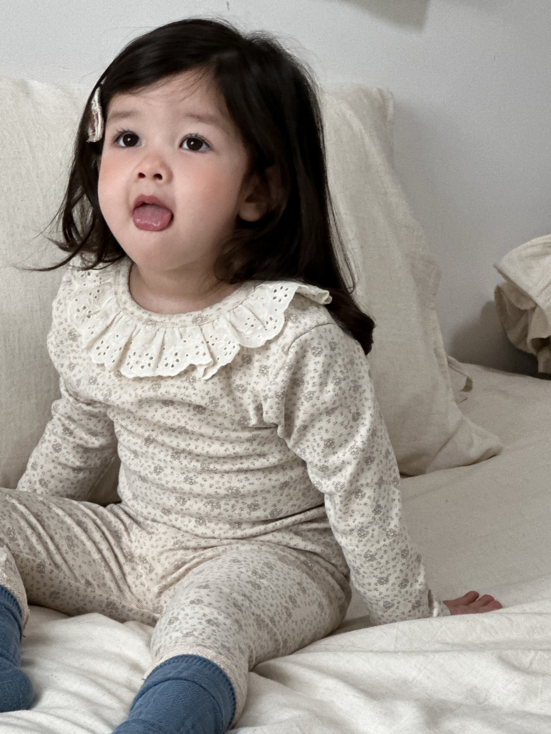 Niñas juegos de pijamas de primavera y otoño de dos piezas juegos de ropa de otoño de 2025 juegos de ropa para niños en casa pijamas