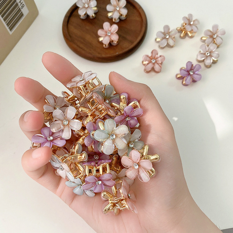 2026 New Five-Petal Flower Hair Clip for Girls, Delicate Hairpin for Bangs, Mini Side Clip Hair Accessory