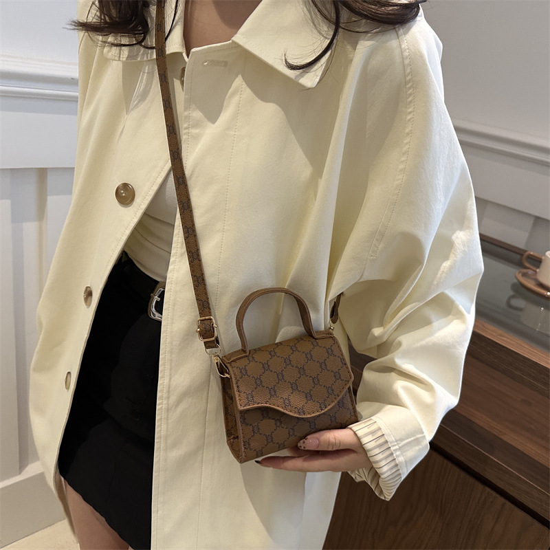 Bolso retro de cercanías para mujer 2024 otoño e invierno nuevo estilo bandolera bandolera bandolera bandolera temperamento pequeño bolso cuadrado