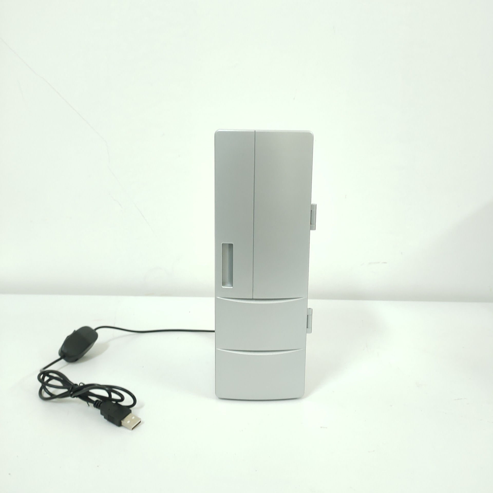 Mini Cosmetics Refrigerator 4