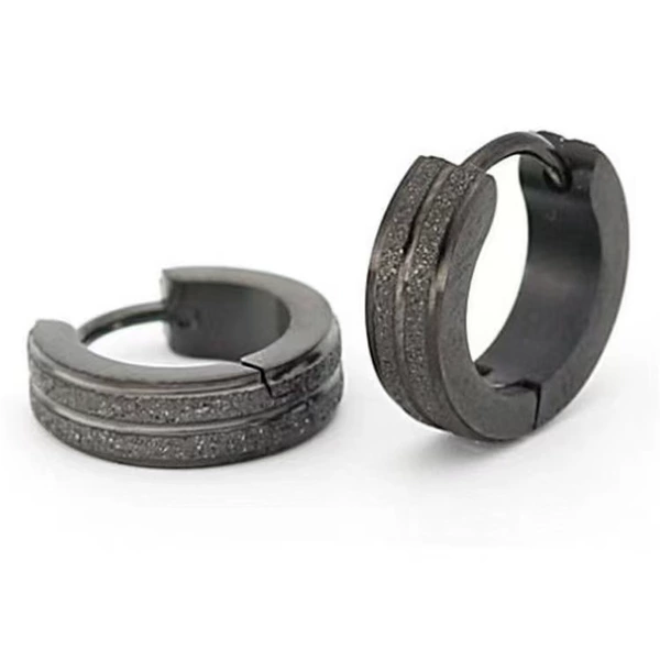 Stepped midline sand surface earrings one black