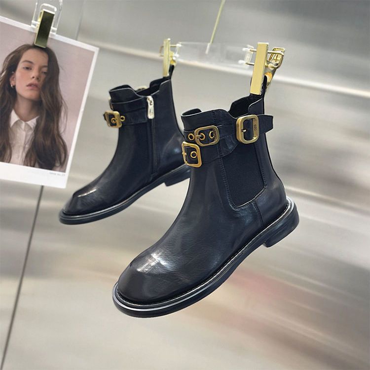 Big Goose Head Short Damen Britischer Stil Frühling und Herbst Neue Flache Unterseite Einzelne Gürtelschnalle Dicker Absatz Martin_voghion.com