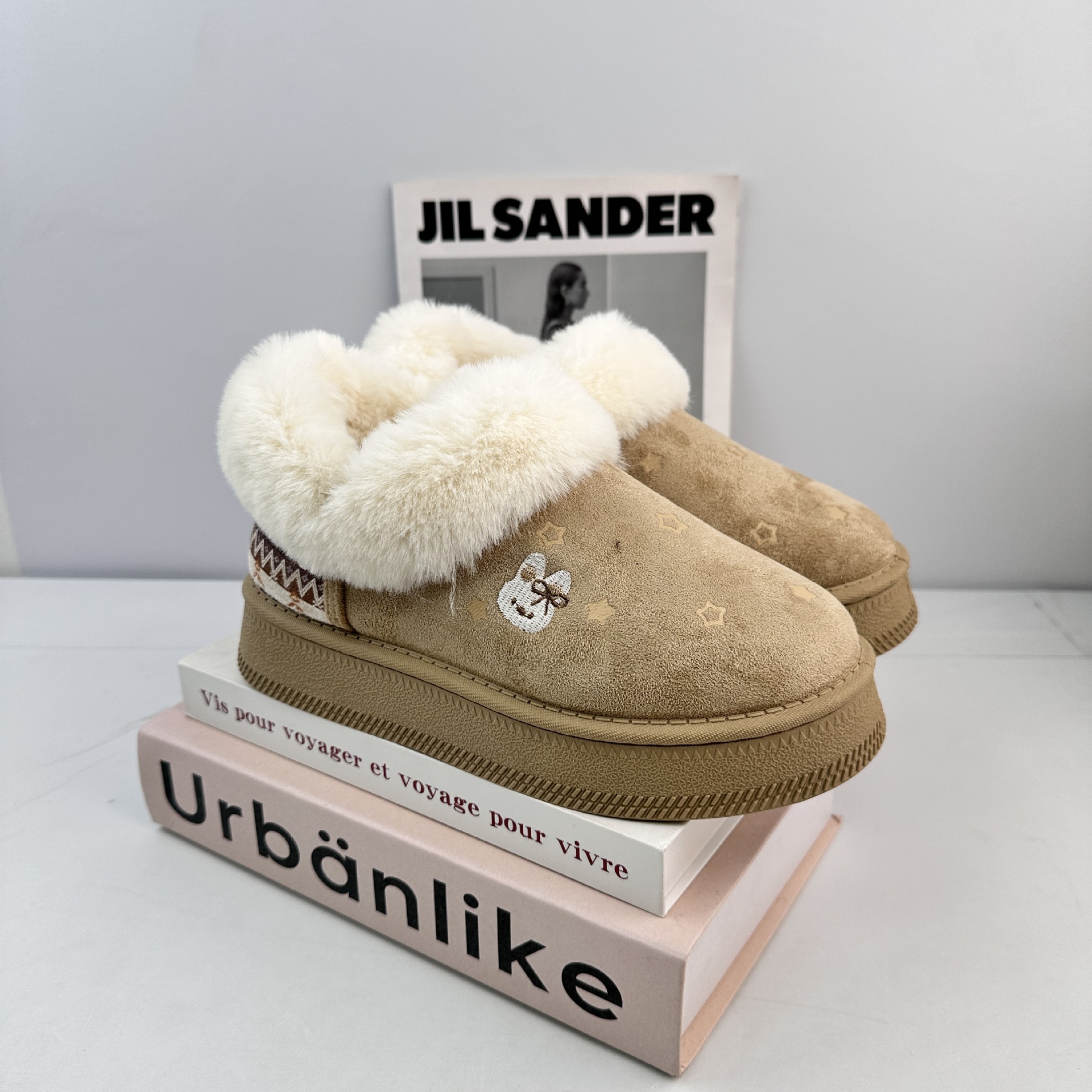 Zapatos de algodón de invierno para mujeres, zapatos de algodón de invierno, zapatos cálidos interiores, botas de nieve con un pie.