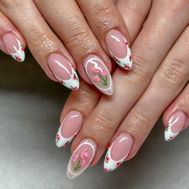 French White European and American Wearable Nails Short Almond Tulip Flower Manicure Fake Nails Removable Nails Wholesale