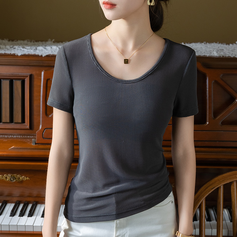Camiseta de manga corta de seda helada para mujer, nuevo estilo de verano 2025, ropa de mujer, cuello redondo grande, camiseta elástica de malla, top refrescante que estiliza la cintura