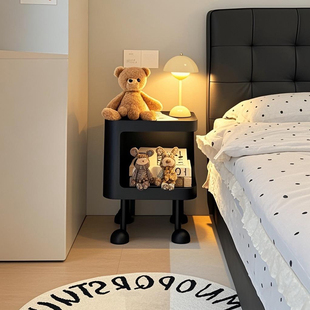 Small Bedside Table, Simple and Modern Home Bedroom Bedside Cabinet Storage Shelf, Small Coffee Table with Lamp, Creative Side Table