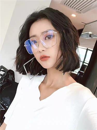 New trendy square large frame blue light blocking glasses for women, retro metal frames, Ni Ni style natural flat unlined glasses