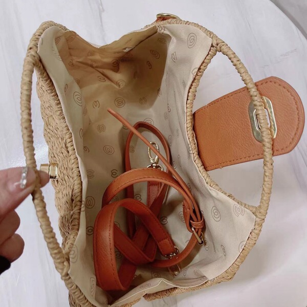 Handheld straw beach bag strap