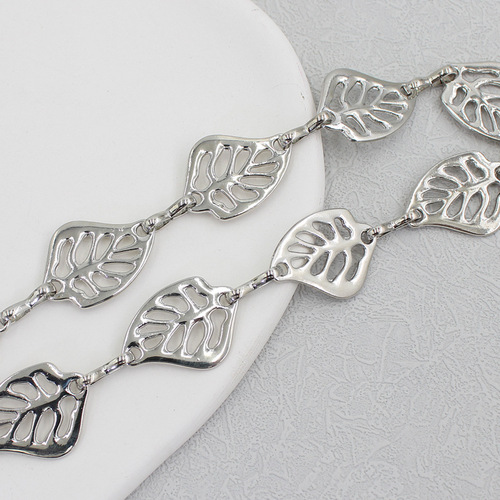 Metal waist chain for women, versatile and fashionable silver leaf hook chain with shirt, sweater and dress decorative thin belt