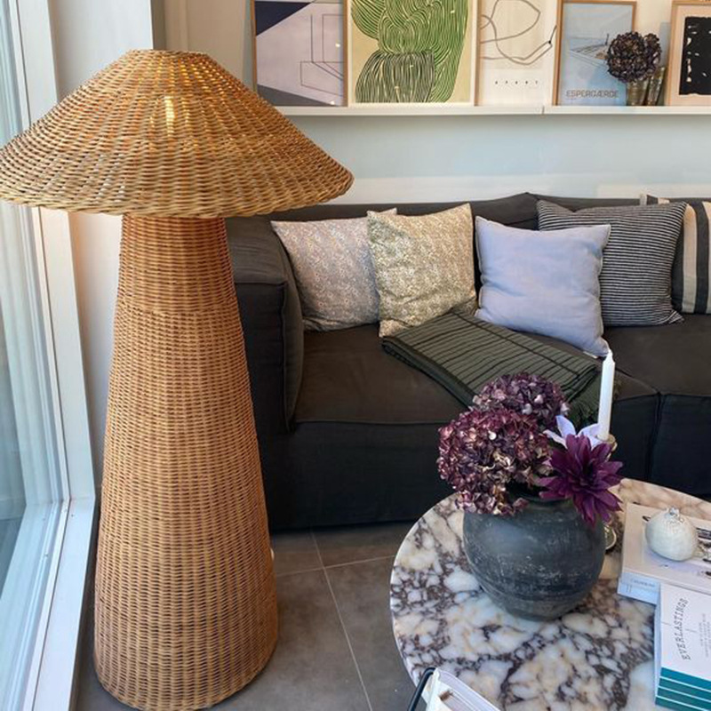Nordic retro lámpara de pie de estilo silencioso dormitorio B & B sala de estar sofá lateral Lámpara decorativa vertical