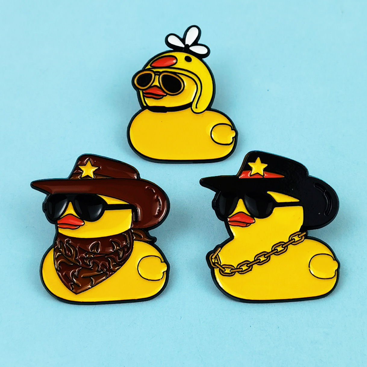 Broche con forma de pato amarillo frito fresco transfronterizo, bolso de pareja de dibujos animados lindo, accesorios fijos, pines de placa de aleación