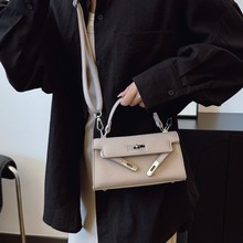 �P���������Ů��2025�ļ��¿���Еr�и��ֵ�μ��б��С����