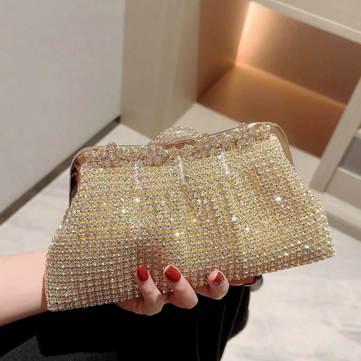 新款奢华水钻晚宴包闪闪名媛手包新娘婚包礼服包镶钻宴会手拿包