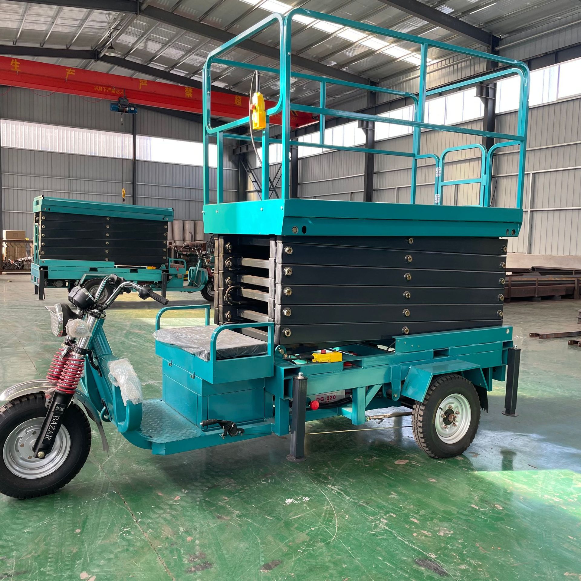 Electric Three-Wheel Lift Vehicle, Vehicle-Mounted Lifting Platform, High-Altitude Work Lift Platform, Hydraulic Three-Wheel Lift