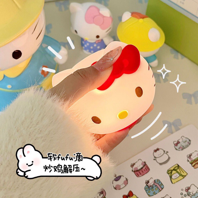 サンリオ美楽ティのクロミのベッドの上の小さい夜の明かりの漫画の少女の心の寝室の雰囲気の明かりの版の小さい置物は郵送します。|undefined