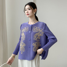 三宅褶皱刺绣圆领衬衫2025秋季新款时尚百搭单排扣气质重工上衣女