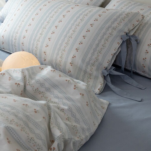 Original ins small cherry belt strap four-piece set pure cotton 1.5m meter quilt cover bed sheet dormitory three-piece set