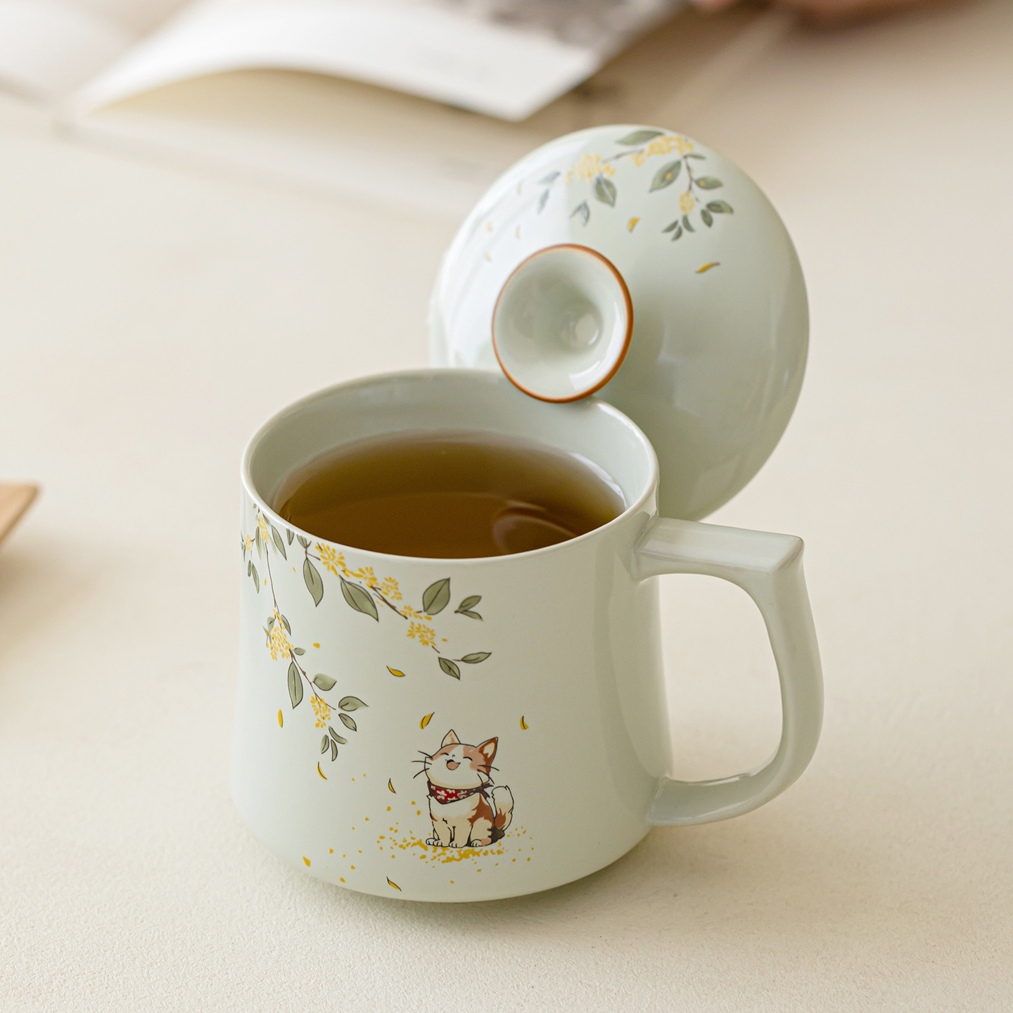 Taza de oficina de separación y filtración de té gris de vegetación, cerámica de gatito de Osmanthus dulce, taza de té con tapa individual