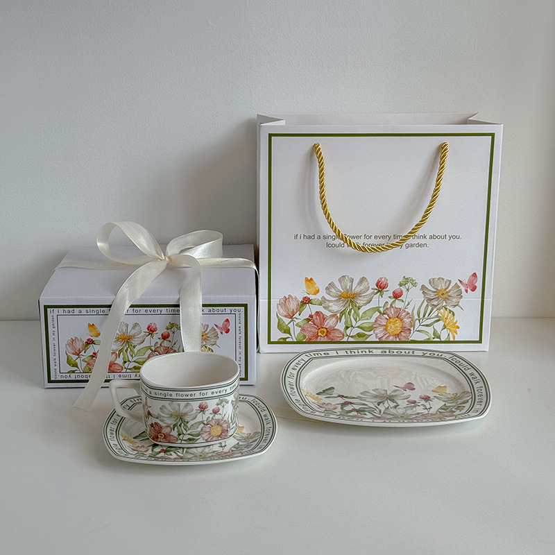 Inglés ins flores sol de alto valor facial tazas de café platos set caja de regalo de té de la tarde cerámica café latte nuevo