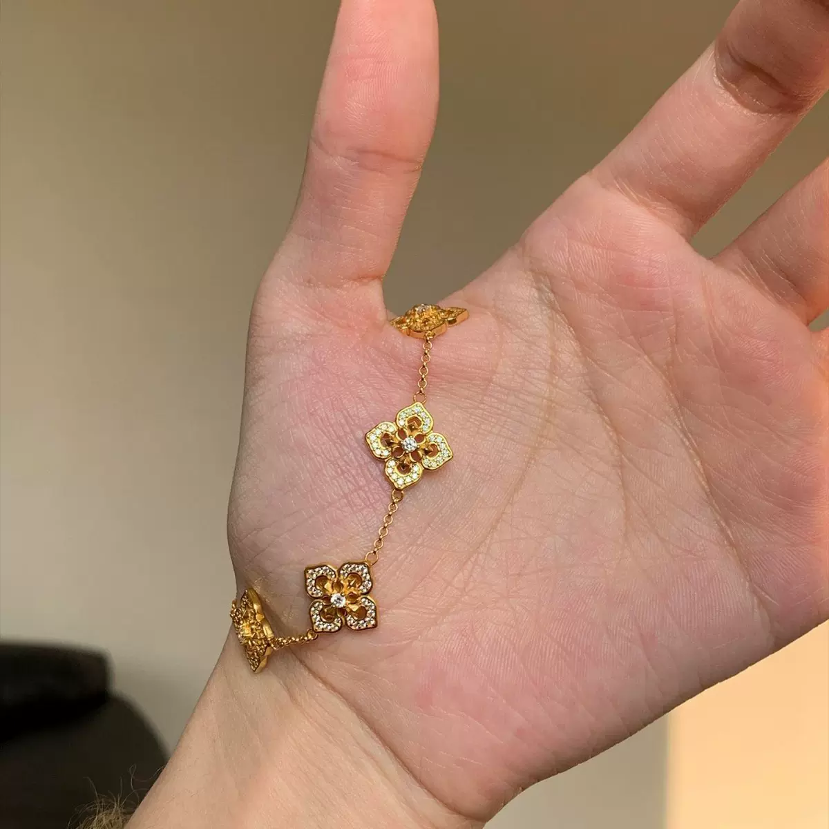 小红书爆款镂空满钻四叶草手链女小众设计百搭精致高级感配饰手饰