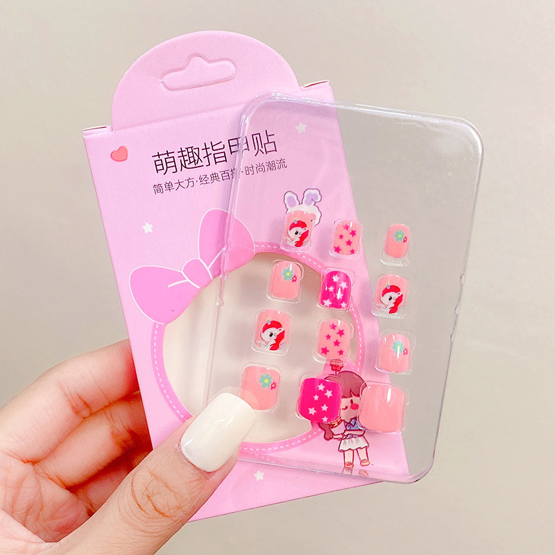 Niños usan piezas de manicura cortas autoadhesivas de alta sensación de mini color gelatina de dibujos animados chicas manijas falsas