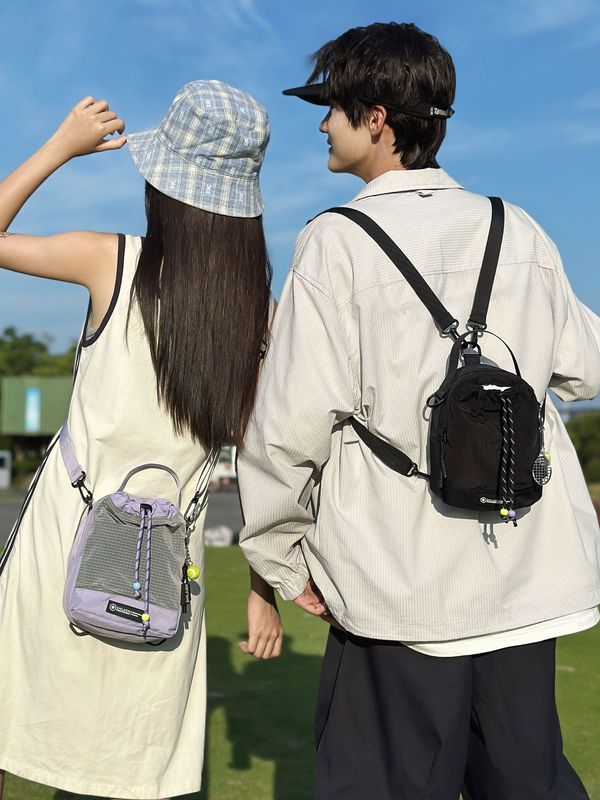 2025 夏の新製品軽量アウトドアハイキングショルダークロスボディ携帯電話バッグ女性のポータブルウォーターボトルバッグ多目的バックパック|undefined