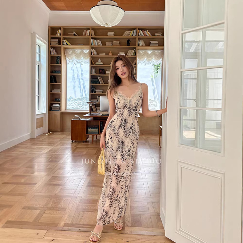Lace Leopard Print Suspender Dress, Sleeveless Vest Long Dress, Sexy Waist-Cinching Slimming V-Neck Dress, Women's Summer Wear Lace Leopard Print Suspender Dress, Sleeveless Vest Long Dress, Sexy Waist-Cinching Slimming V-Neck Dress, Women's Summer Wear