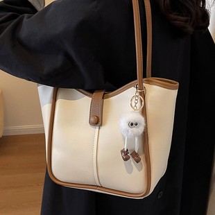 High-End Retro Bag for Women 2024 New Trendy Maillard Shoulder Bag Large Capacity Commuter Bag Popular Tote Bag