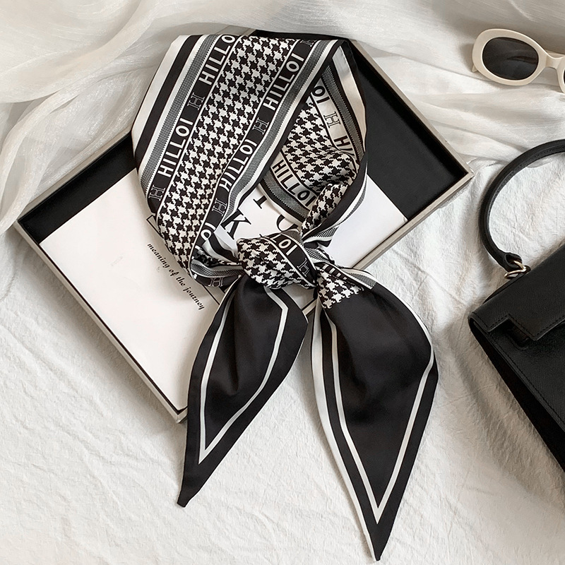 Letras de pata de gallo negro