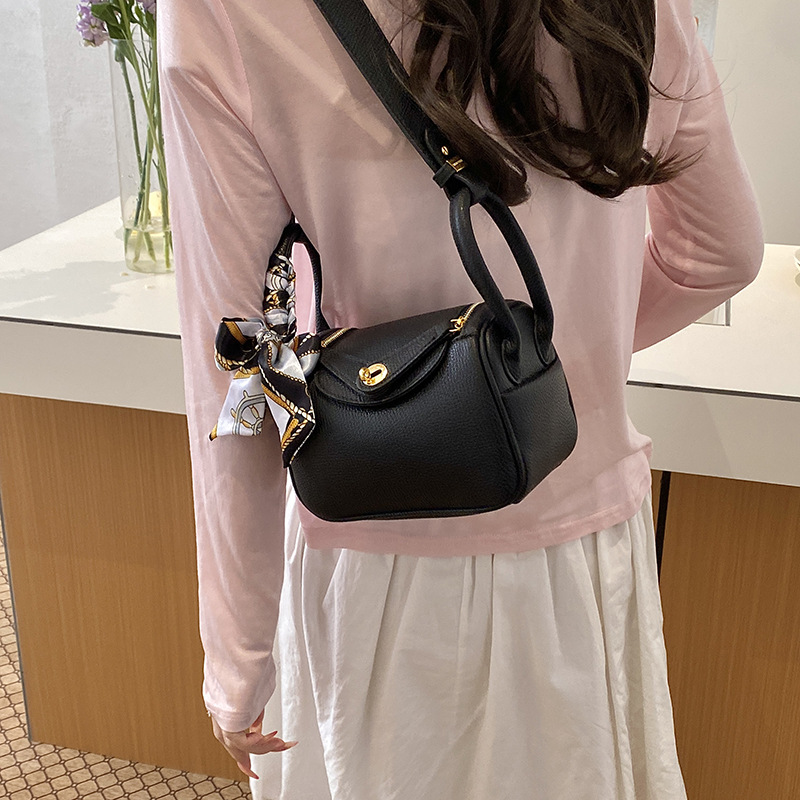 2026 Cross-Border Trending Women's Pillow Bag, Fashion Versatile Shoulder & Crossbody Bag, Lychee Grain Commuter Trendy Doctor Bag - Thumbnail 2