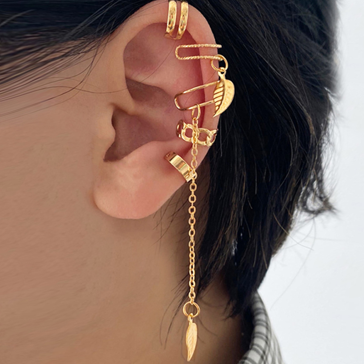 Ensemble de 5 clips d'oreille en chaîne à pampilles en feuilles dorées, personnalité de tempérament de mode, clip d'oreille de type C de luxe créatif_voghion.com