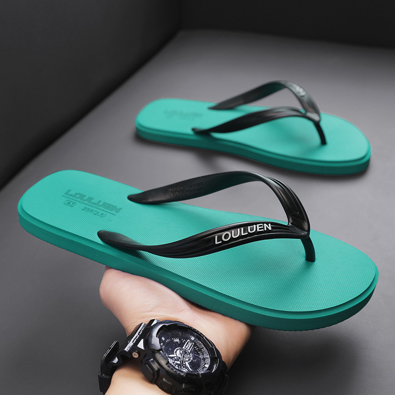 Nuevas chanclas de playa de verano para hombres, chanclas de moda de moda coreana, sandalias de pvc de personalidad de verano para hombres