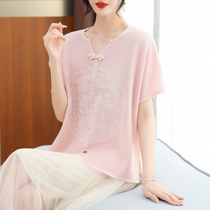 Новая китайская молодая мама с иностранным темпераментом