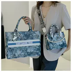 2025 New Tote Bag Pearl Chain Handbag Monet Garden Shoulder Crossbody Oil Painting Bag Silk Scarf Women's Bag