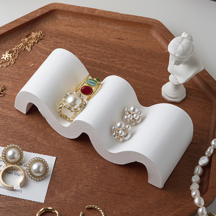 Ins Creative Necklace Display Stand White Plaster Decorative Shelf Jewelry Showcase Storage Jewelry Rack Photography Prop