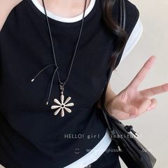 韩系银色花朵吊坠项链女2025新款简约小众设计百搭长款皮绳毛衣链