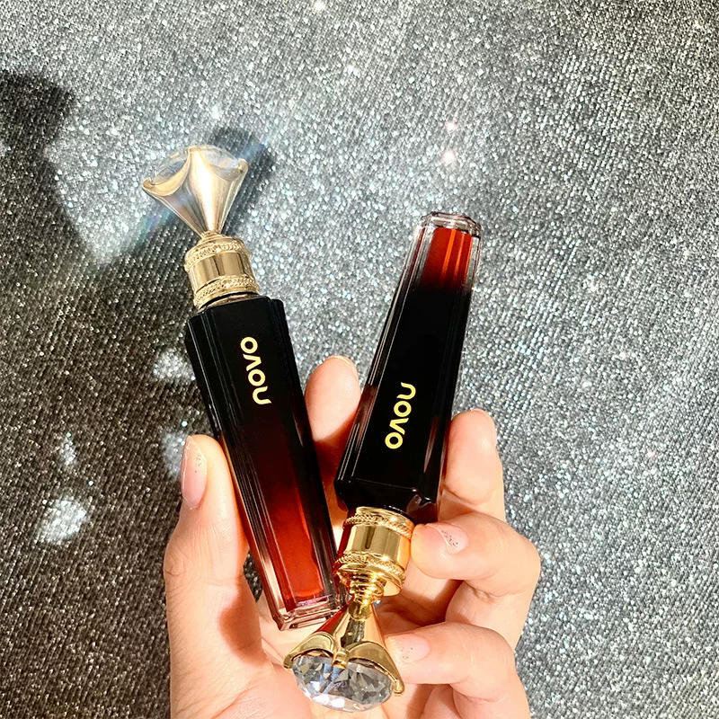 Velvet Lip Glaze (NOVO) Queen Retro Velvet, Diamond Cap, гладкая матовая стойкость, 3 г