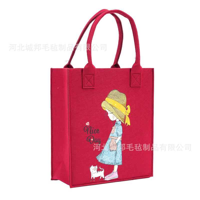 빨간 소녀; 길이 26 높이 30 폭 10cm;