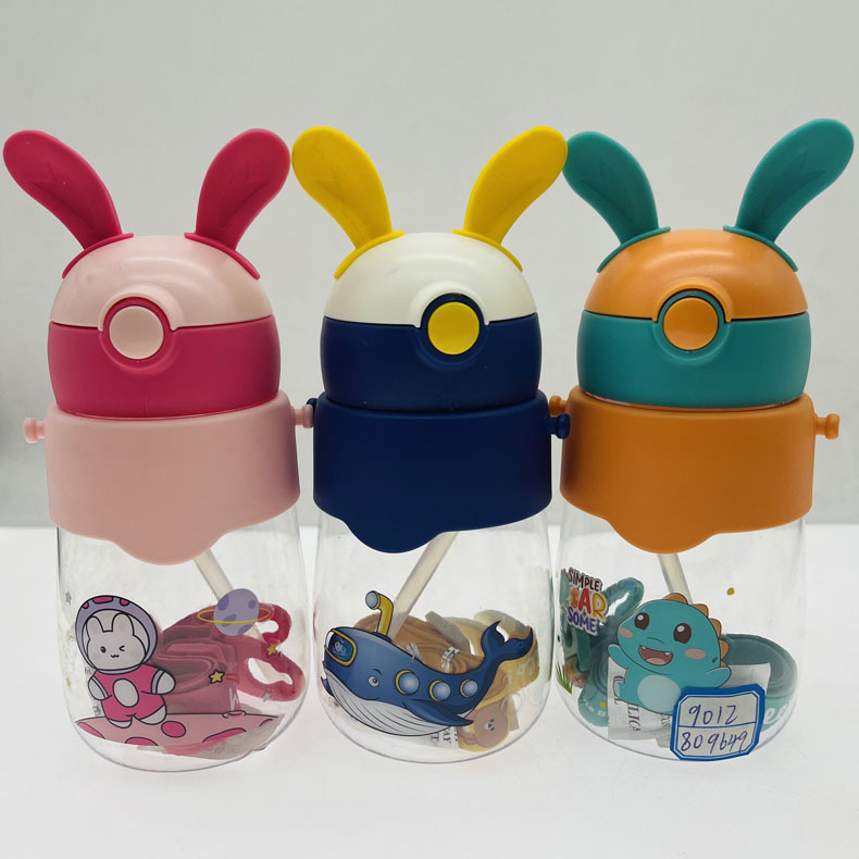 Weilong 9012 espacio taza de agua de dibujos animados de impresión de plástico niños Orejas de conejo de aprendizaje taza de beber con mango taza de paja