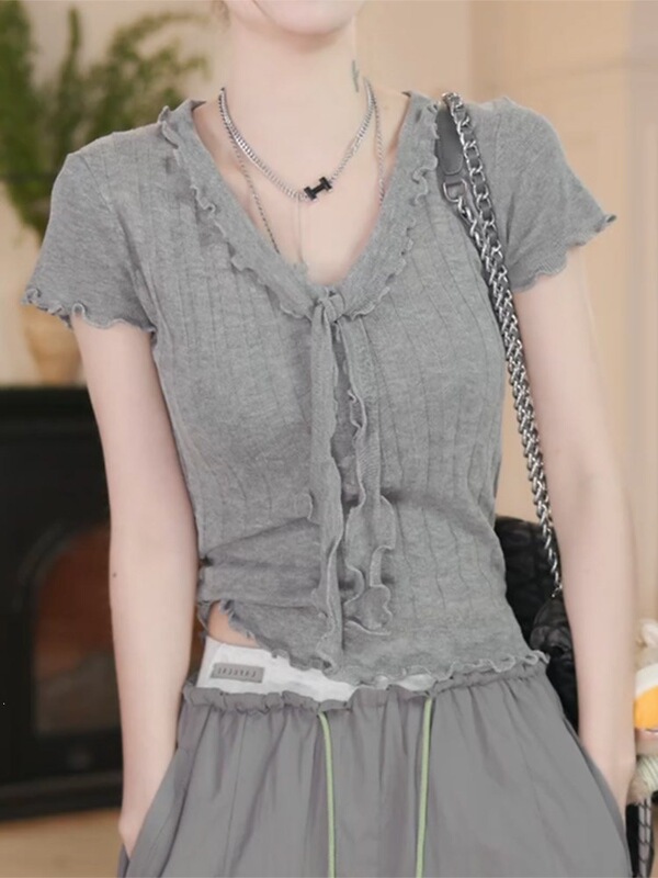 Gray V-Neck Short-Sleeve T-Shirt for Women, Summer Slim-Fit Short Style, 2025 New Model, Unique and Beautiful Lace-Trimmed Top Gray V-Neck Short-Sleeve T-Shirt for Women, Summer Slim-Fit Short Style, 2025 New Model, Unique and Beautiful Lace-Trimmed Top