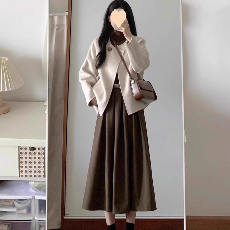 秋季穿搭一整套感盐系轻熟斗篷毛呢外套上衣百褶半身裙套装女|undefined